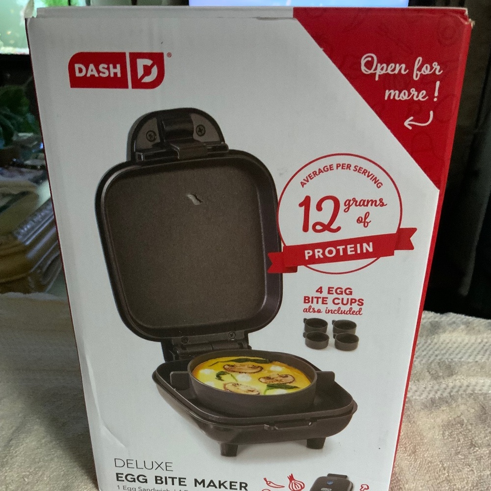 DASH Deluxe Egg Bite Maker